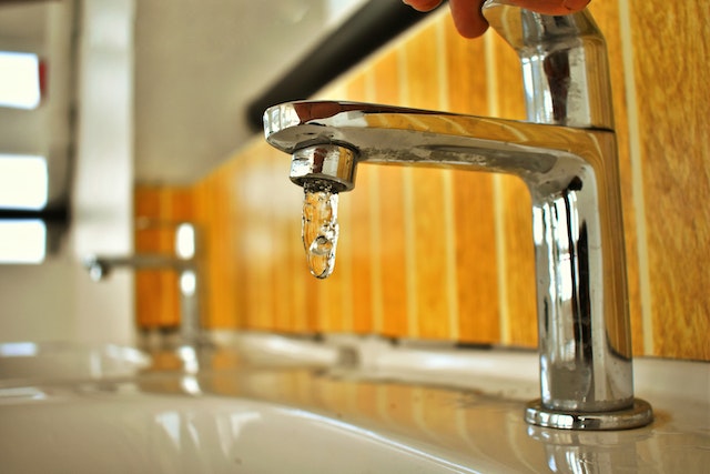 Is een waterontharder nodig om water uit de kraan te kunnen drinken?